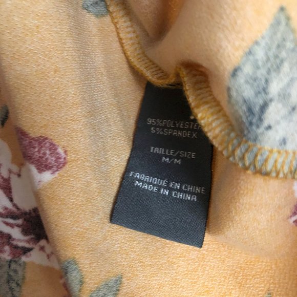Mustard Yellow with floral design Suzy Shier size medium shirt mustard - Picture 7 of 9